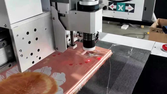 CNC automático Patrón de prendas de vestir Cortador de cuchillos redondos Tela no tejida Tela textil Piel / Lona PVC Máquina de corte de cuchillo oscilante digital Precios de fábrica